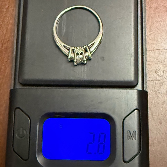 Kay Jewelers 14k white gold diamond ring! - Picture 13 of 13